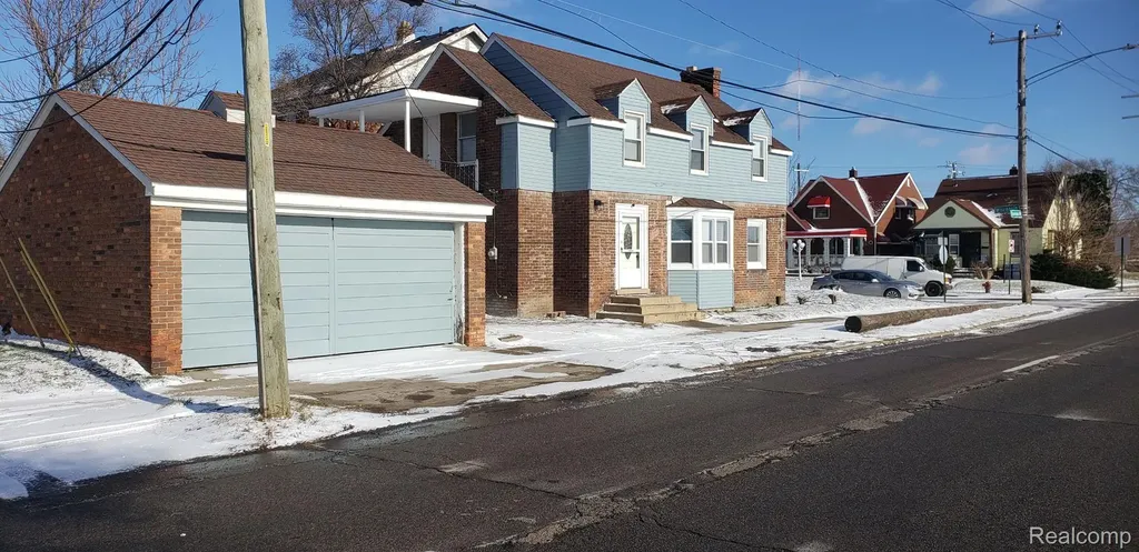8710 W Davison Detroit City MI 48238
