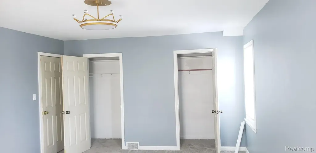 8710 W Davison Detroit City MI 48238