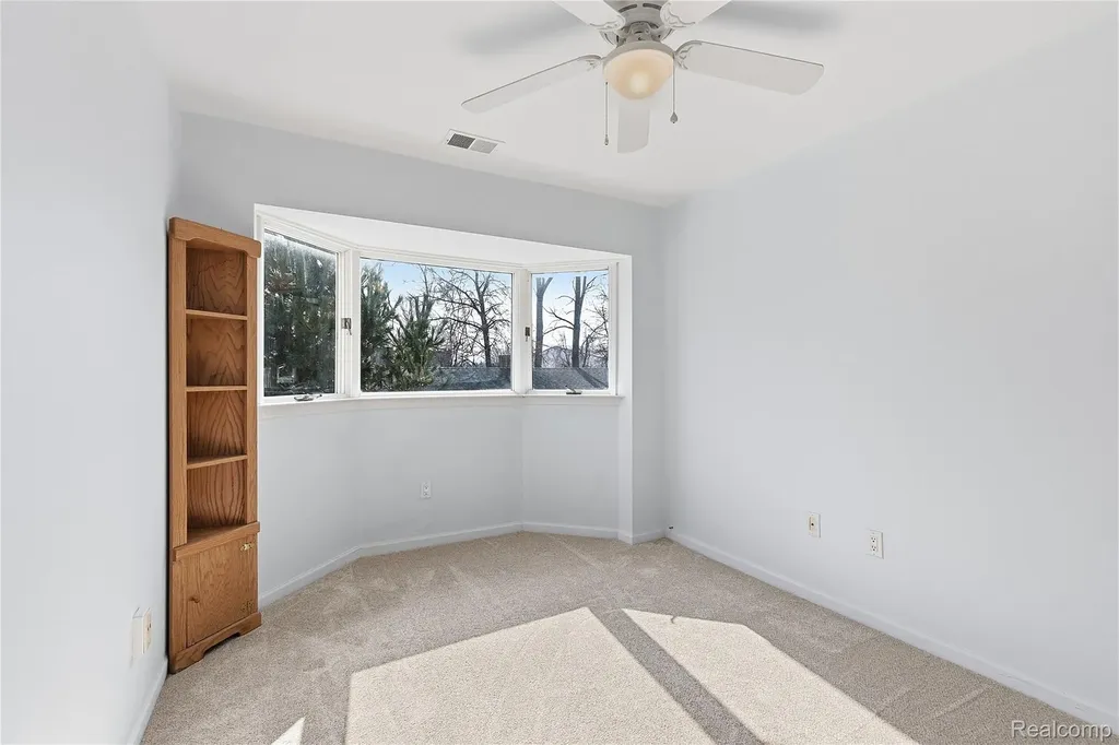 253 Pinewood Circle Plymouth City MI 48170