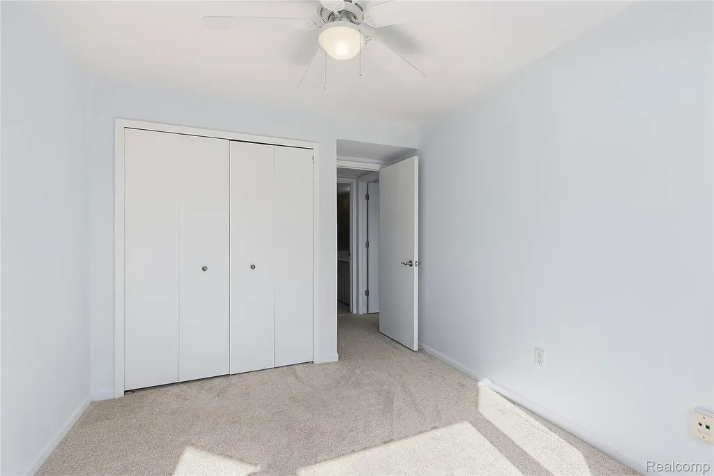 253 Pinewood Circle Plymouth City MI 48170