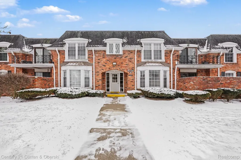 18301 W 13 Mile Road Southfield City MI 48076