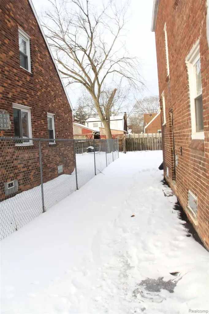 9581 Mark Twain Street Detroit City MI 48227