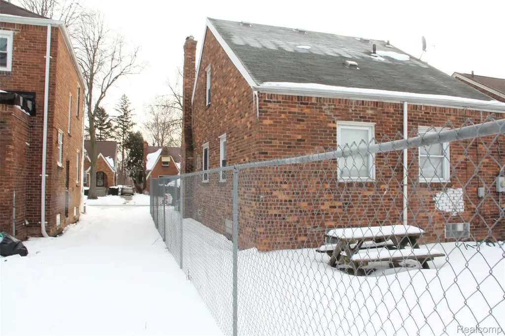 9581 Mark Twain Street Detroit City MI 48227