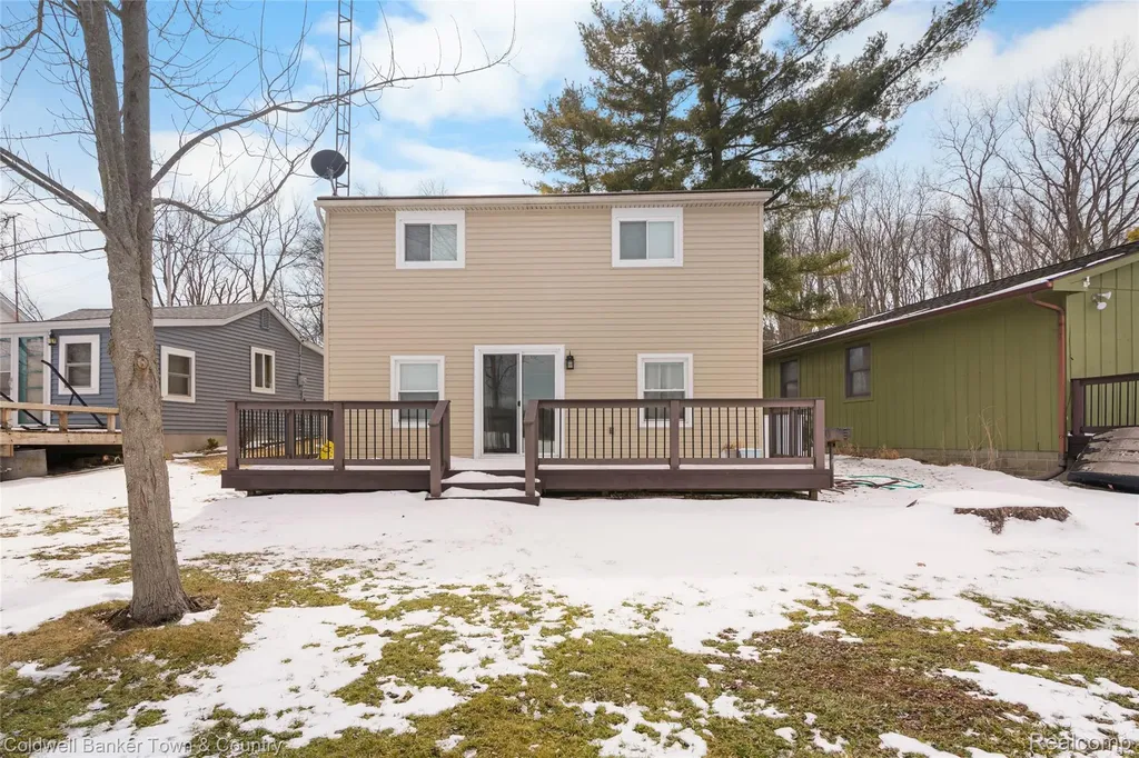 2705 Melvin Drive Hamburg Township MI 48169