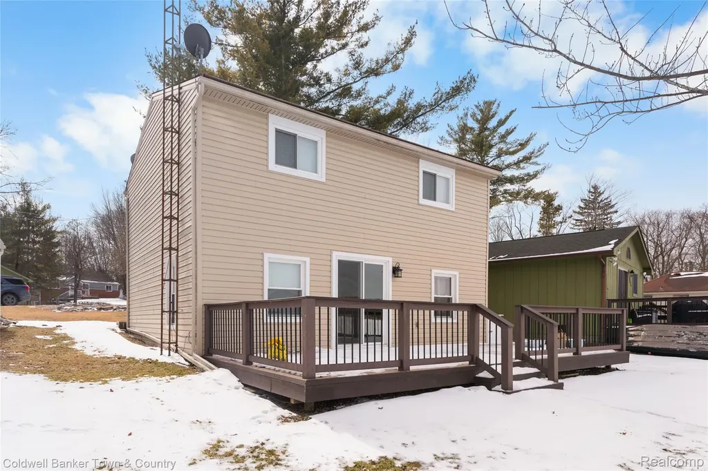 2705 Melvin Drive Hamburg Township MI 48169