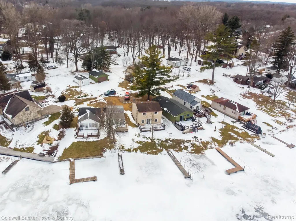 2705 Melvin Drive Hamburg Township MI 48169