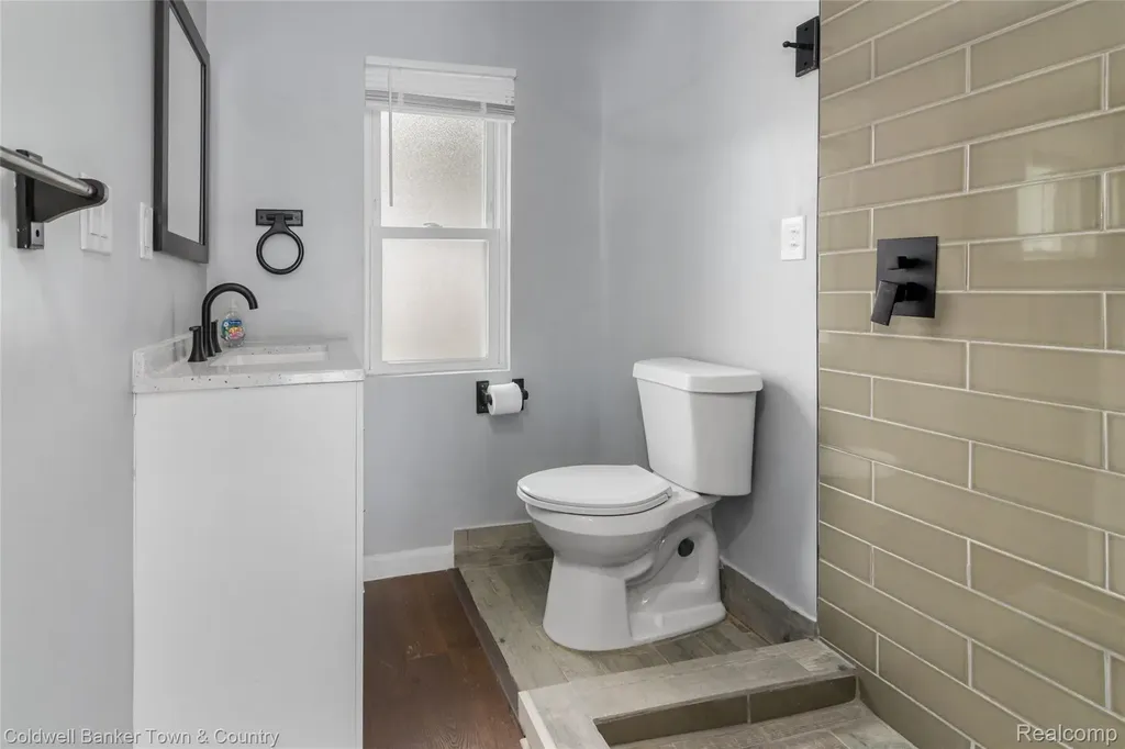 2705 Melvin Drive Hamburg Township MI 48169