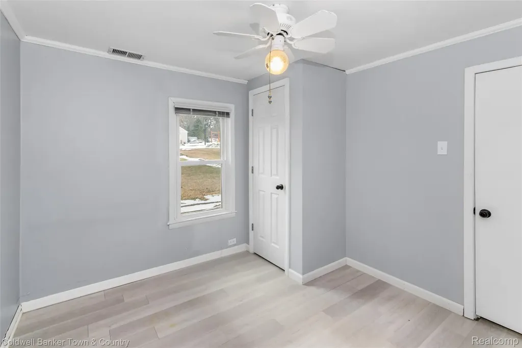2705 Melvin Drive Hamburg Township MI 48169