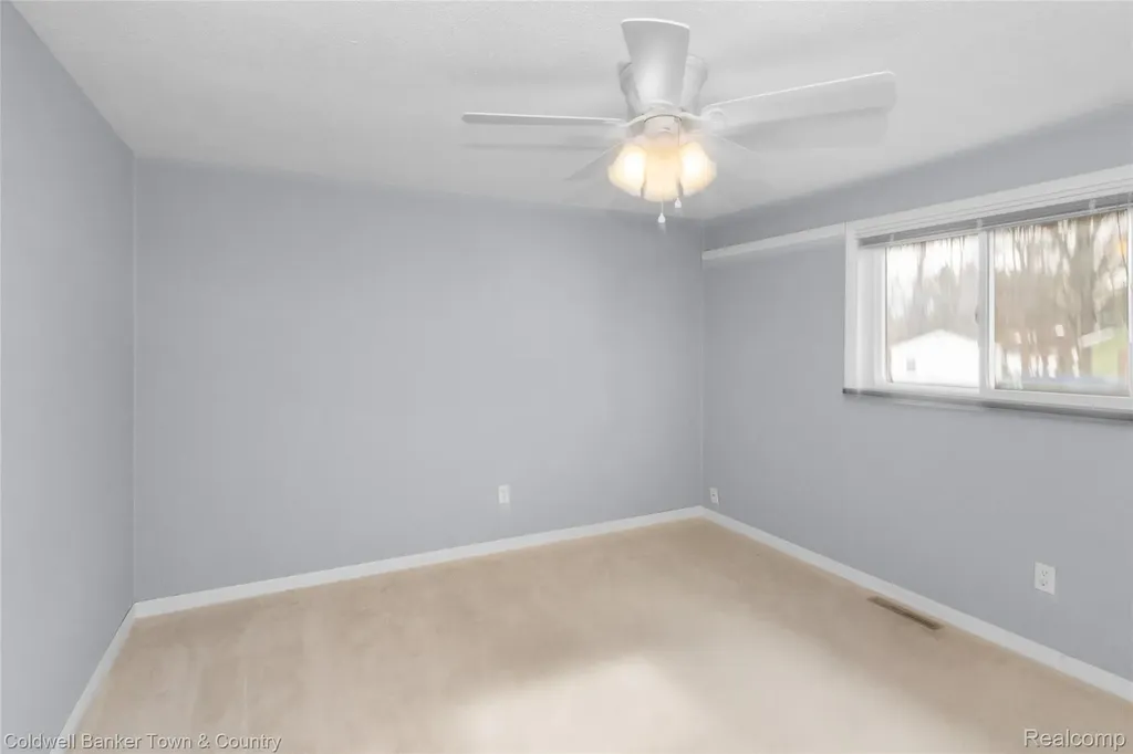 2705 Melvin Drive Hamburg Township MI 48169