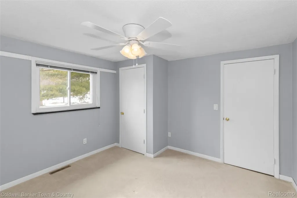 2705 Melvin Drive Hamburg Township MI 48169
