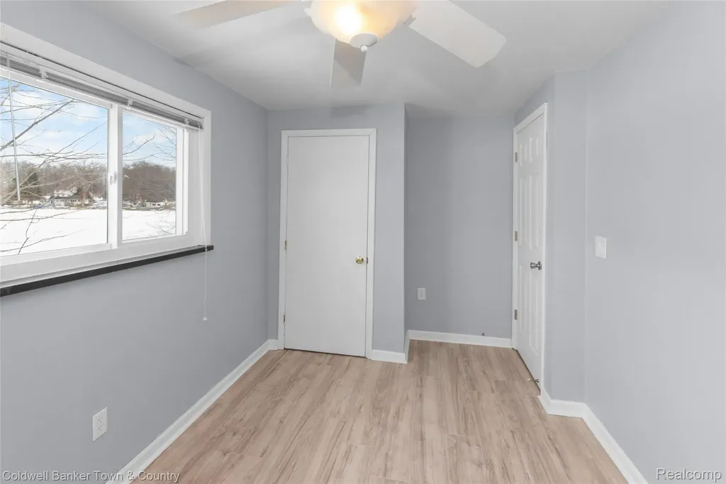 2705 Melvin Drive Hamburg Township MI 48169