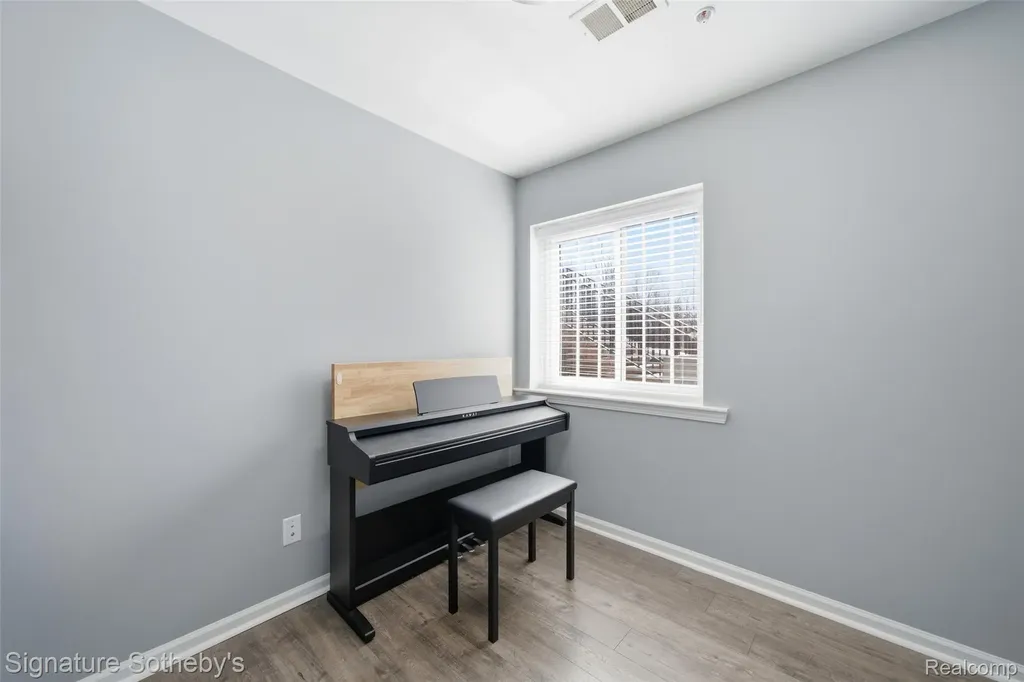 41614 Hamlet Lane Novi City MI 48375