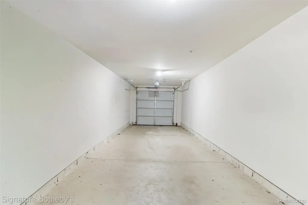 41614 Hamlet Lane Novi City MI 48375