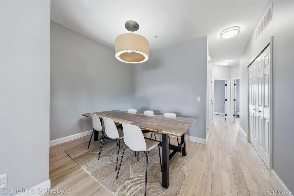 41614 Hamlet Lane Novi City MI 48375