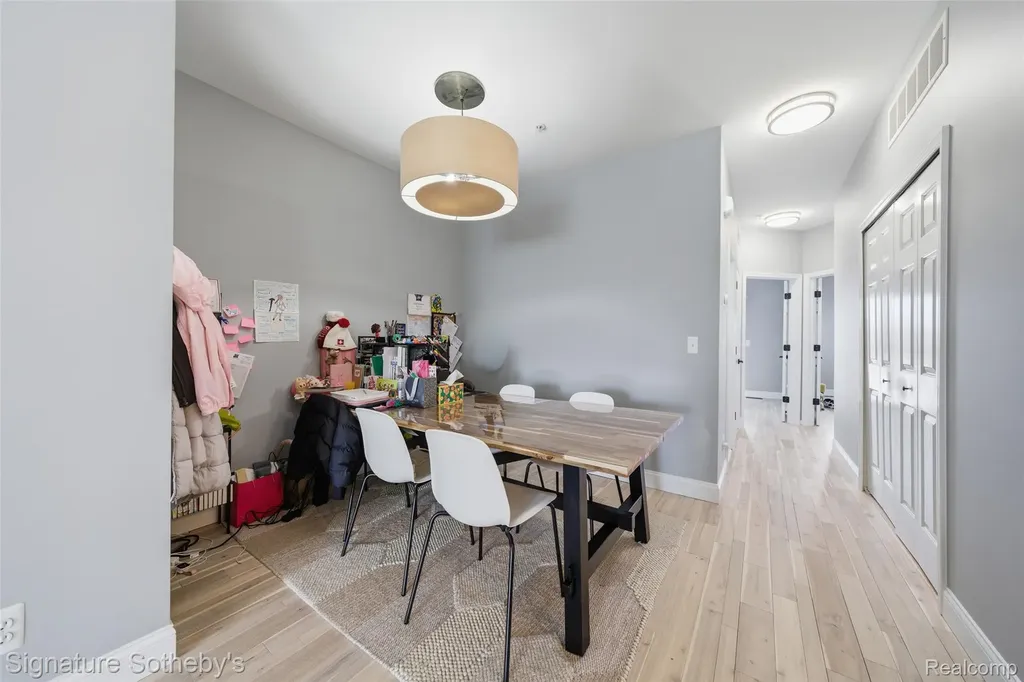 41614 Hamlet Lane Novi City MI 48375