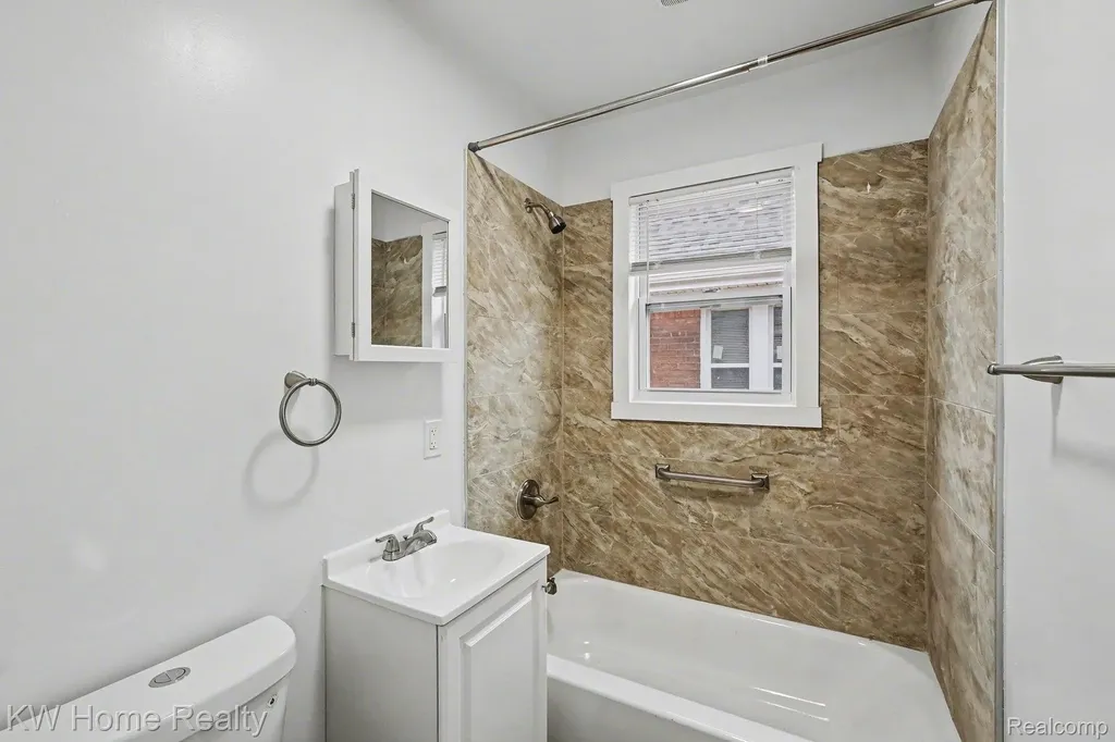 13723 Mapleridge Street Detroit City MI 48205