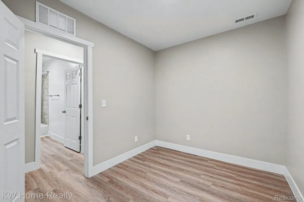 13723 Mapleridge Street Detroit City MI 48205