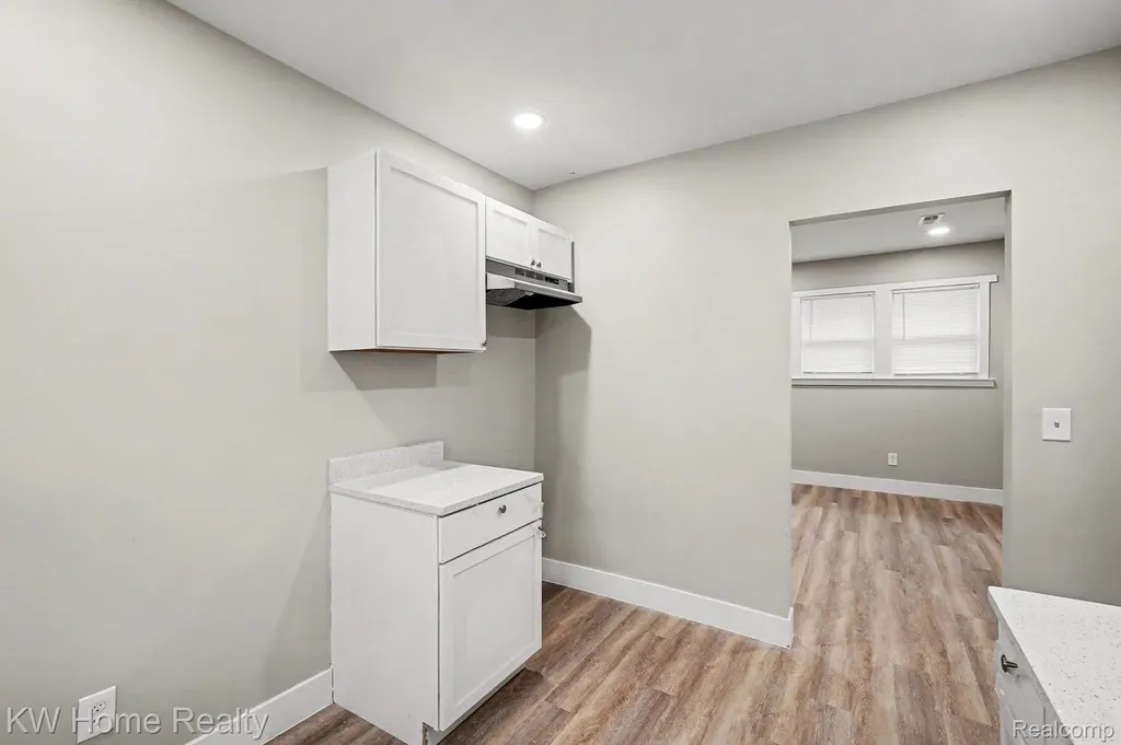 13723 Mapleridge Street Detroit City MI 48205
