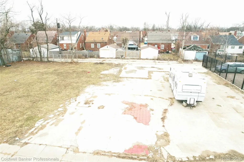 18281 Wyoming Avenue Detroit City MI 48221