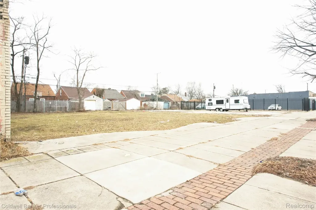 18281 Wyoming Avenue Detroit City MI 48221