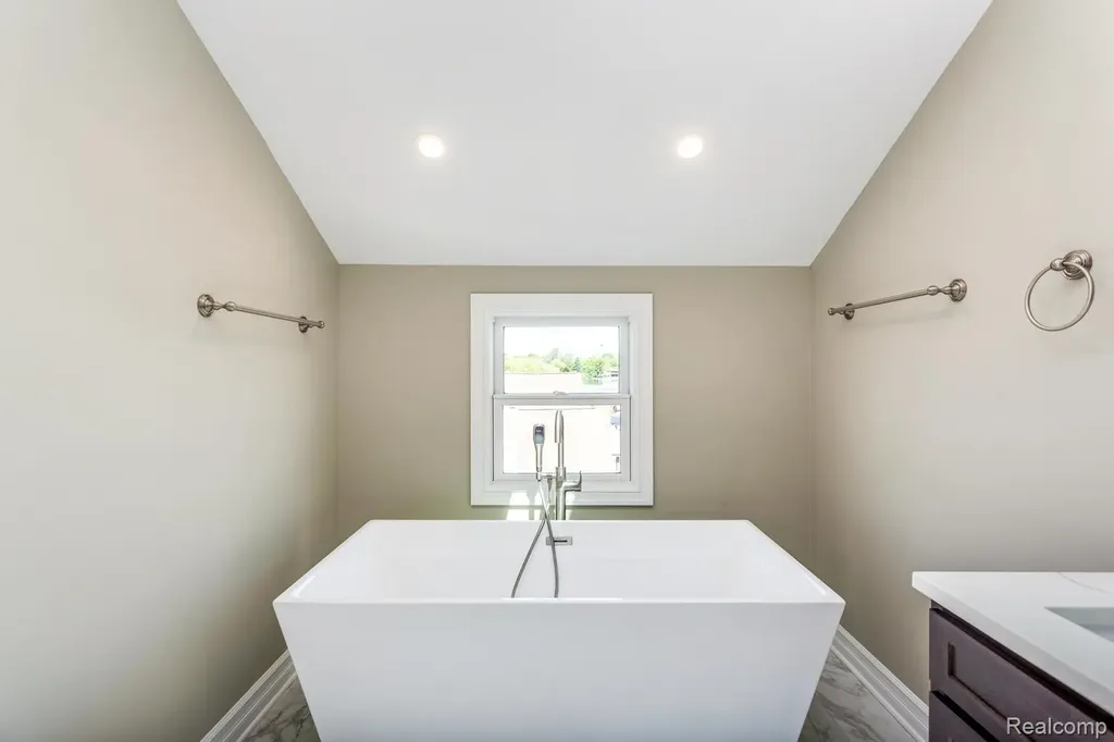 16637 Kings Fairway Lane Grand Blanc City MI 48439