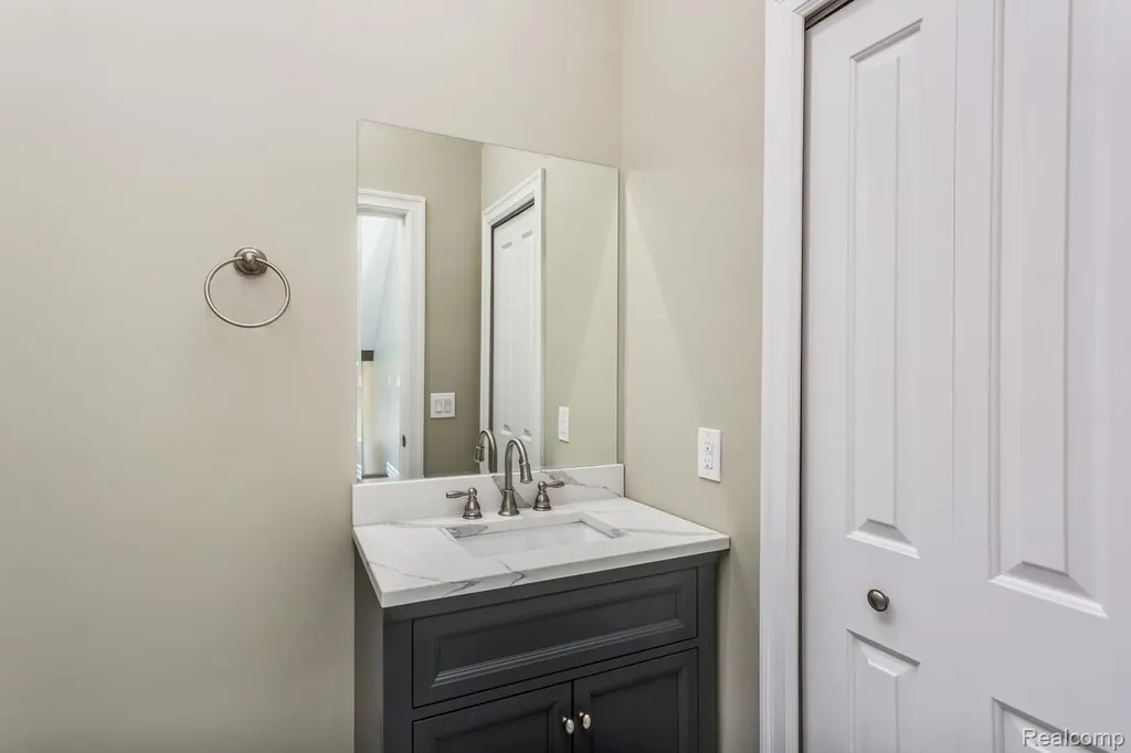 16637 Kings Fairway Lane Grand Blanc City MI 48439