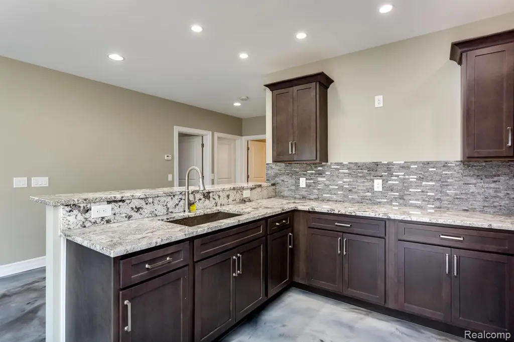 16637 Kings Fairway Lane Grand Blanc City MI 48439