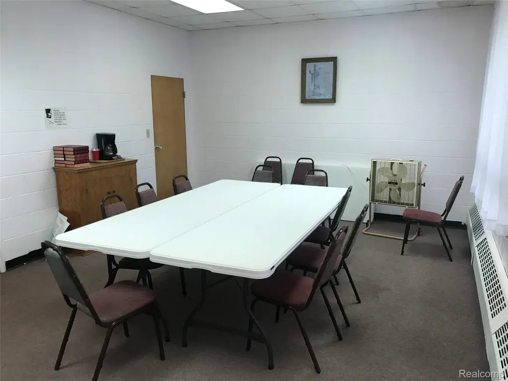 4075 E Atherton Road Burton City MI 48519