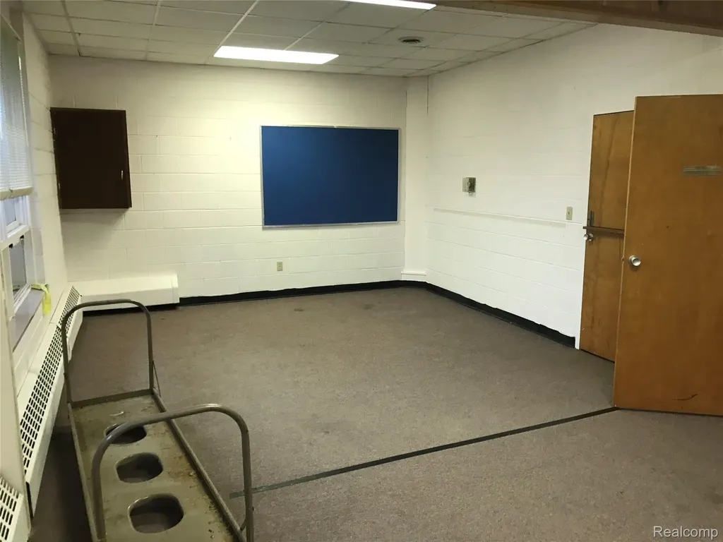 4075 E Atherton Road Burton City MI 48519