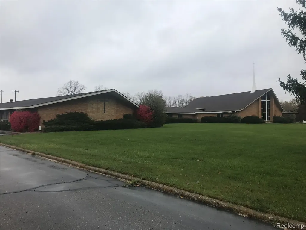 4075 E Atherton Road Burton City MI 48519