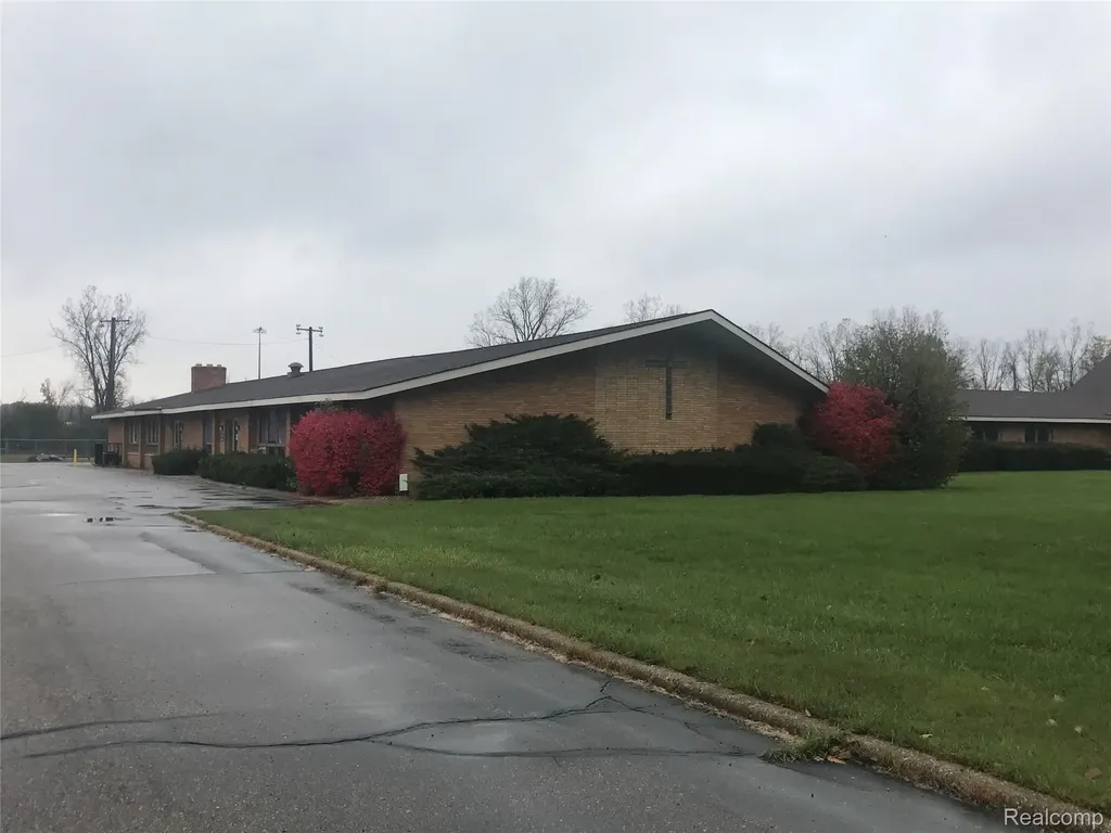 4075 E Atherton Road Burton City MI 48519