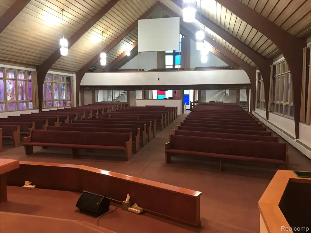 4075 E Atherton Road Burton City MI 48519
