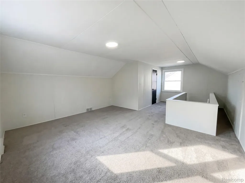 24610 Parklawn Street Oak Park City MI 48237