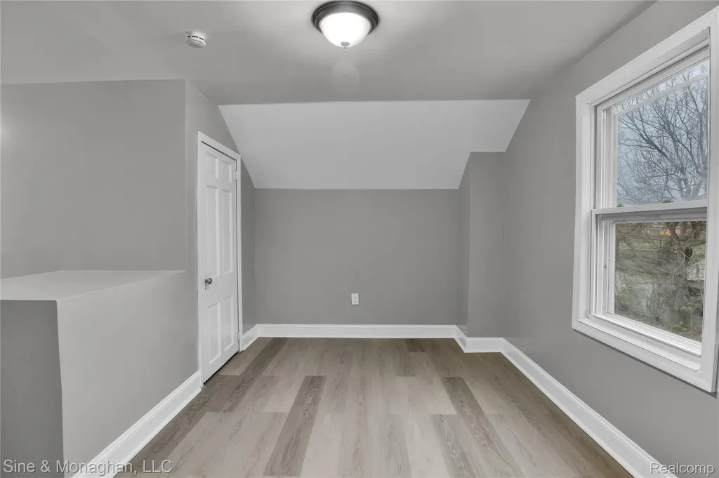 19169 Algonac Street Detroit City MI 48234