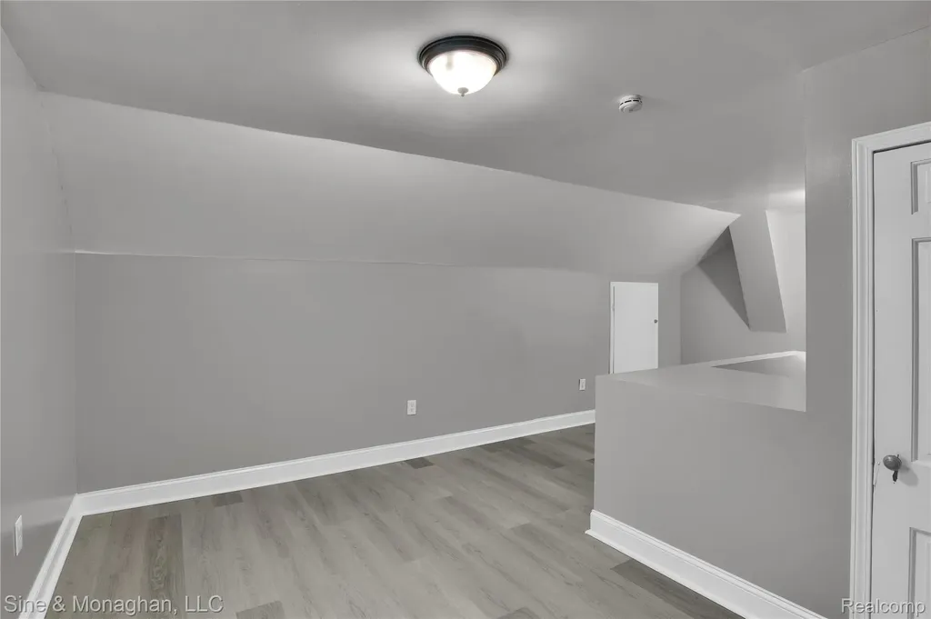 19169 Algonac Street Detroit City MI 48234