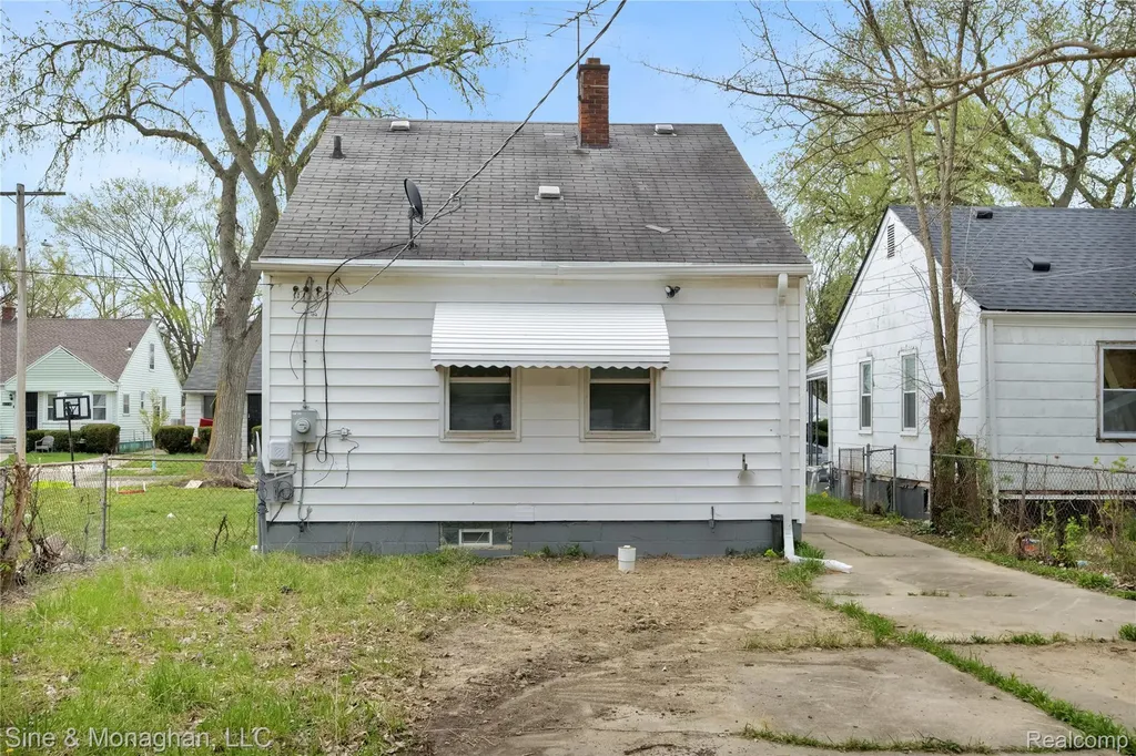 19169 Algonac Street Detroit City MI 48234
