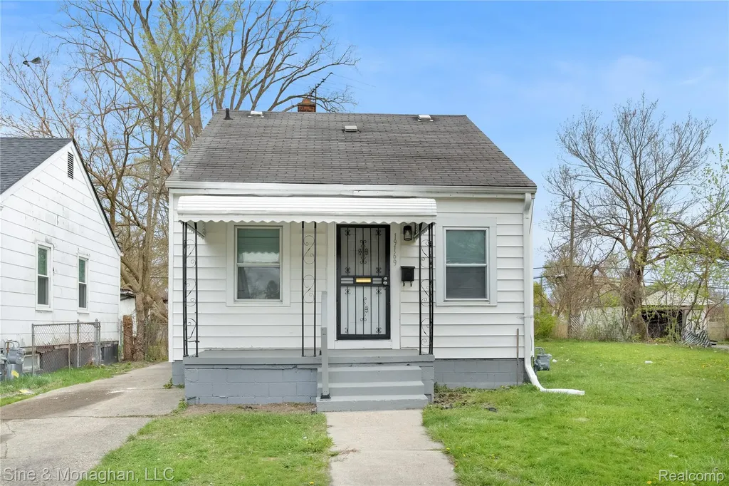 19169 Algonac Street Detroit City MI 48234