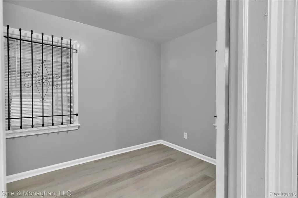 19169 Algonac Street Detroit City MI 48234