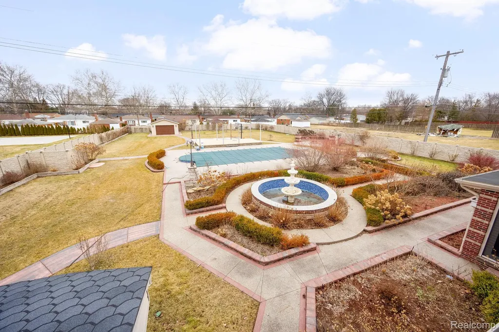 6616 Fairwood Drive Dearborn Heights City MI 48127