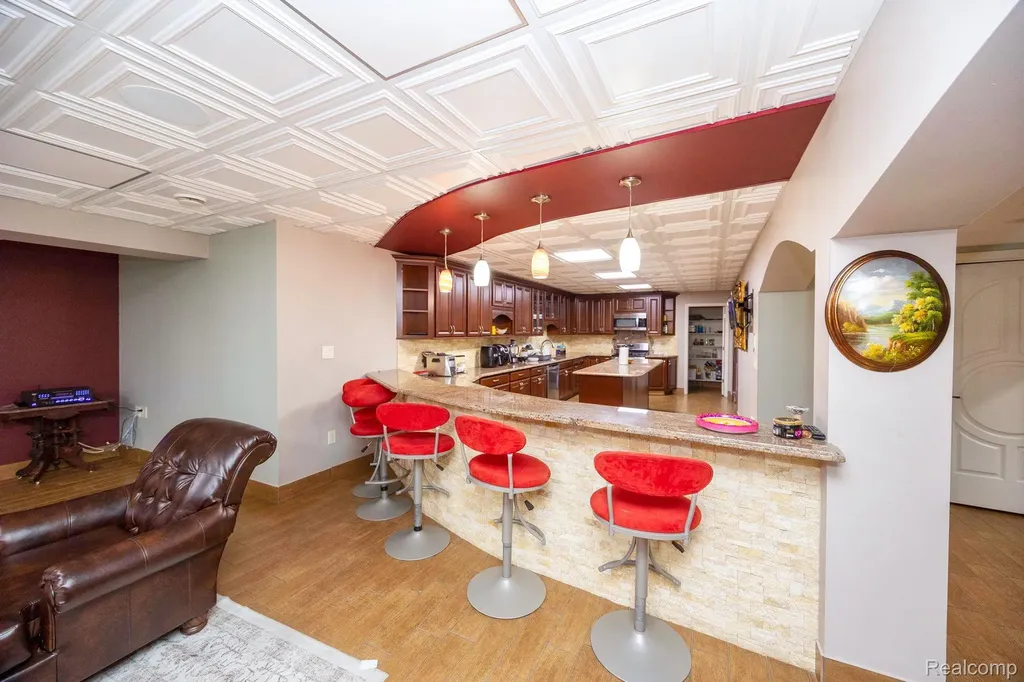 6616 Fairwood Drive Dearborn Heights City MI 48127