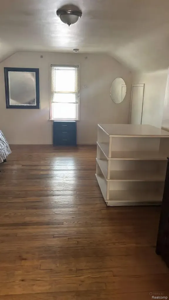 17205 Shaftsbury Avenue Detroit City MI 48219