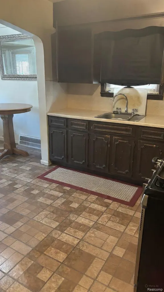 17205 Shaftsbury Avenue Detroit City MI 48219