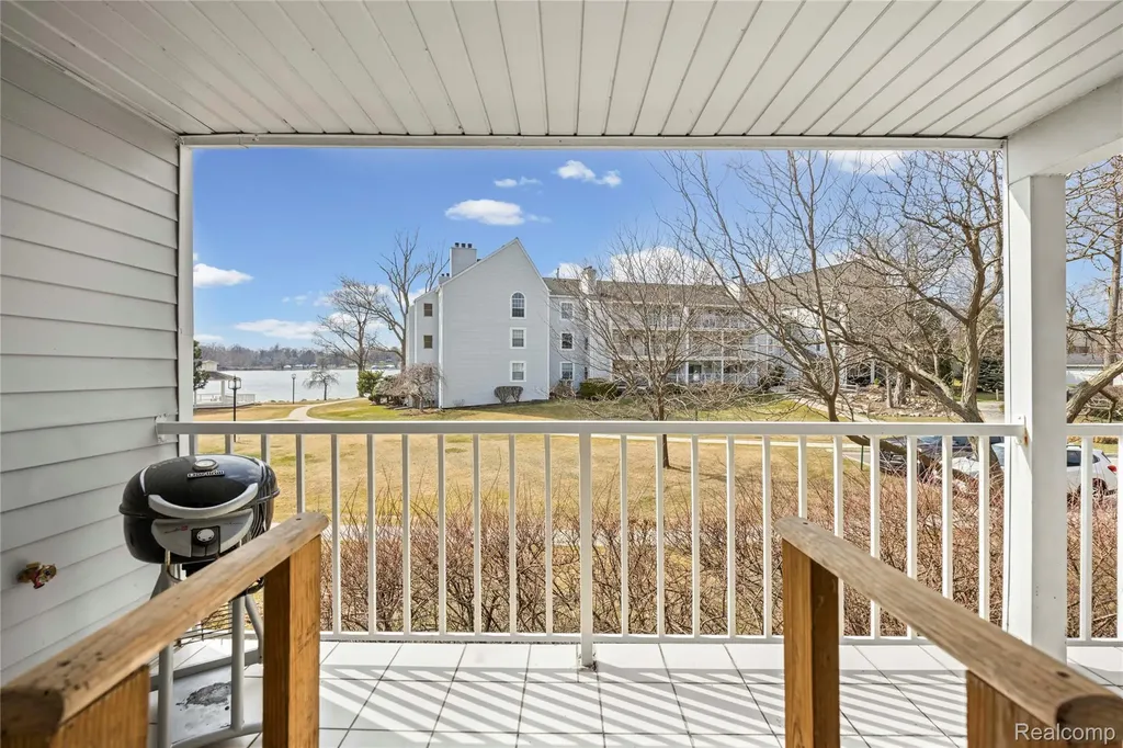 3565 Port Cove Drive Waterford Charter Township MI 48328