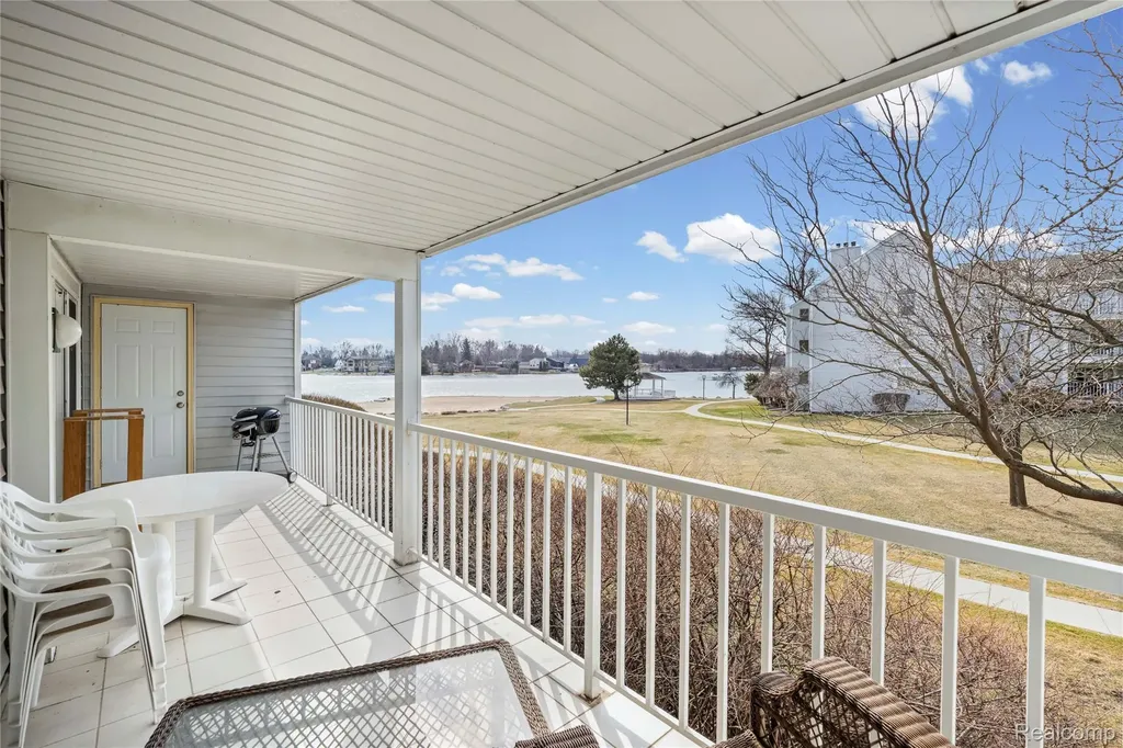 3565 Port Cove Drive Waterford Charter Township MI 48328