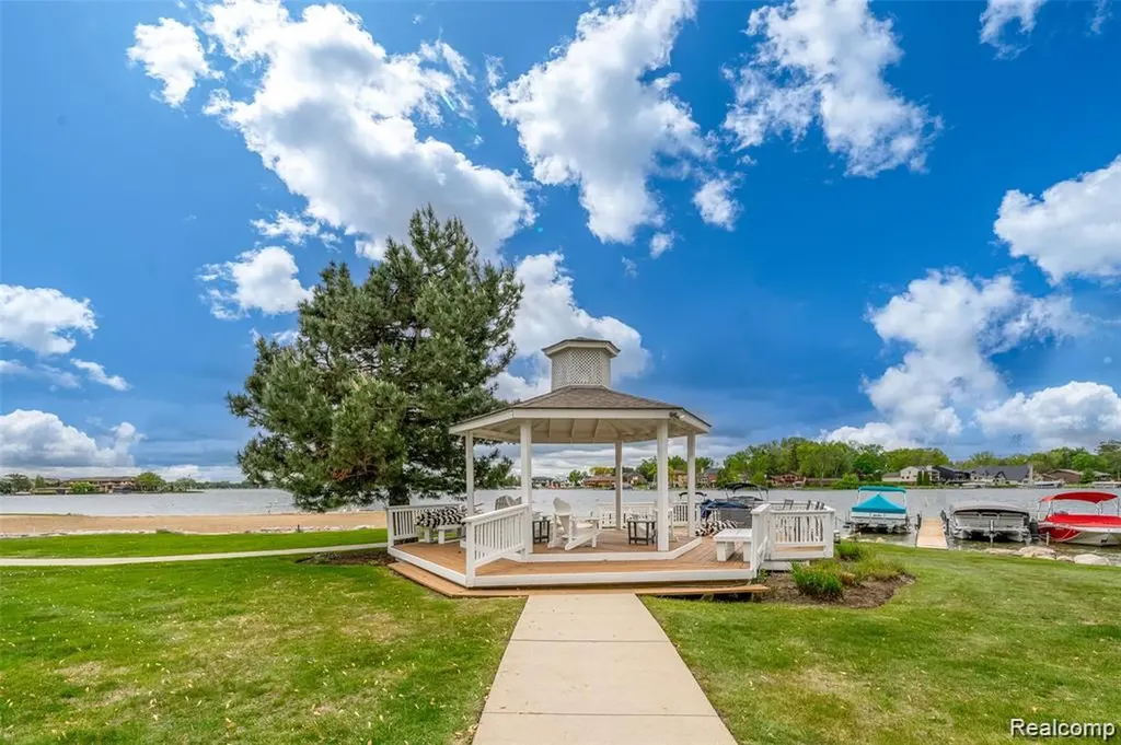 3565 Port Cove Drive Waterford Charter Township MI 48328