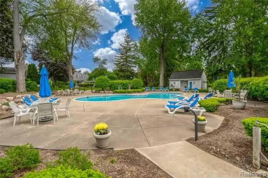 3565 Port Cove Drive Waterford Charter Township MI 48328