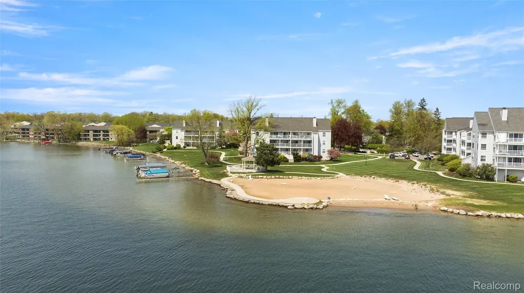3565 Port Cove Drive Waterford Charter Township MI 48328