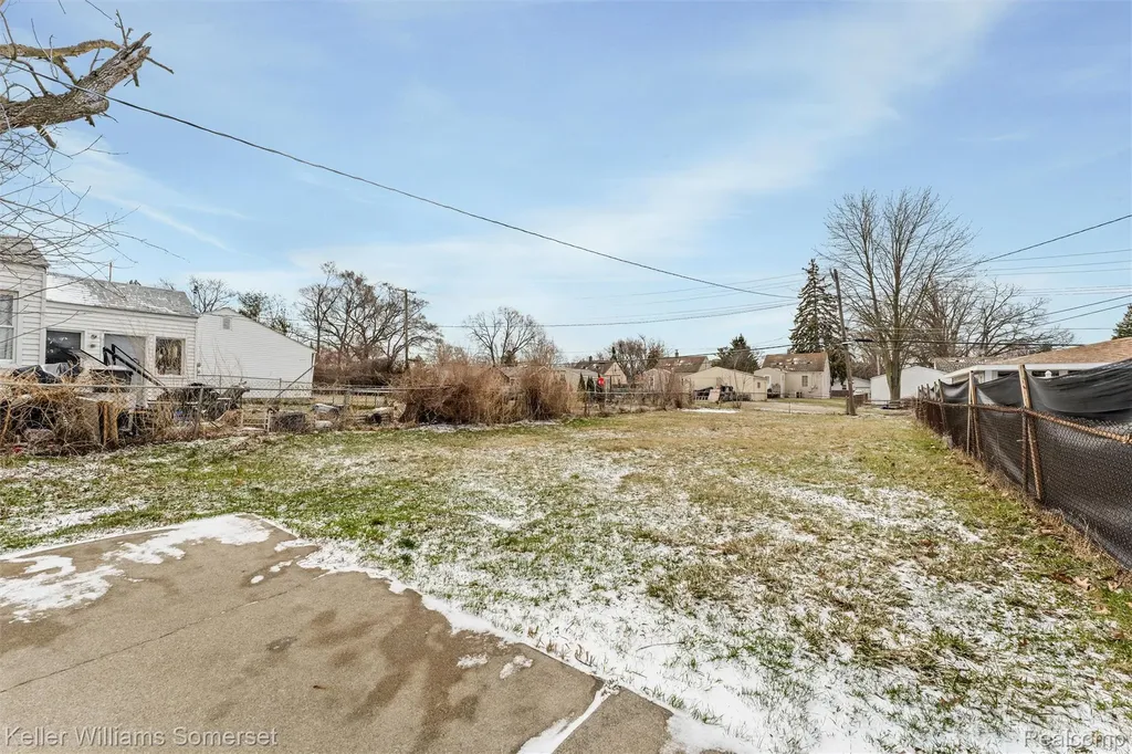 3144 Bart Avenue Warren City MI 48091