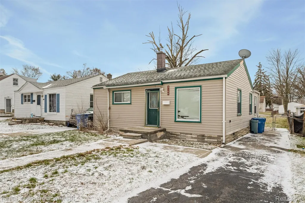 3144 Bart Avenue Warren City MI 48091
