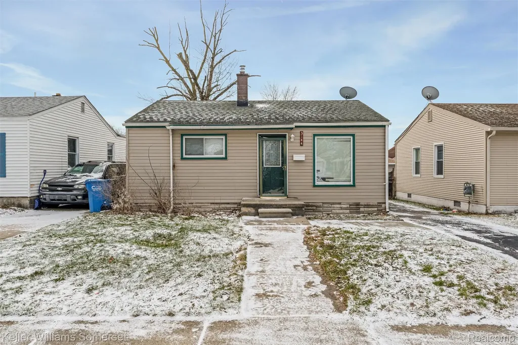 3144 Bart Avenue Warren City MI 48091